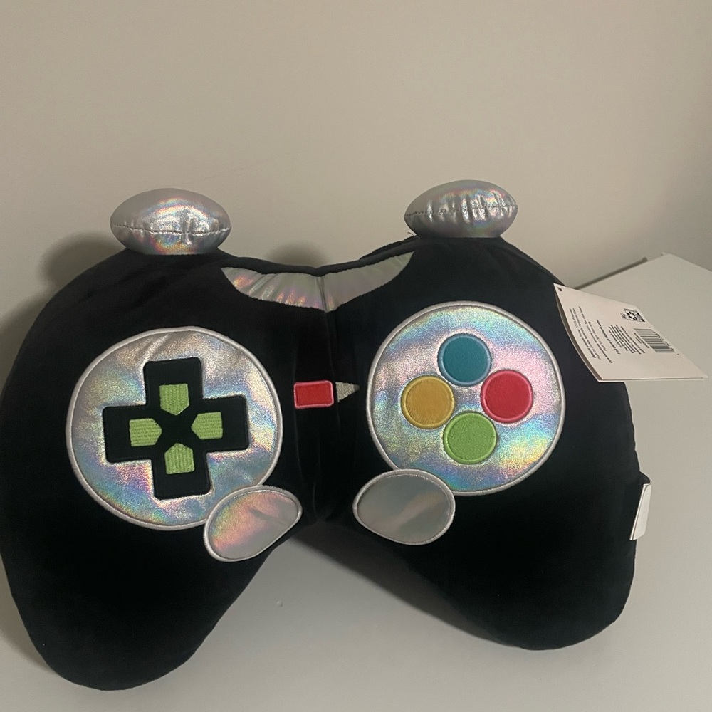 16" Huggable Gamer Pillow & 50" x 60" Throw Set, Black